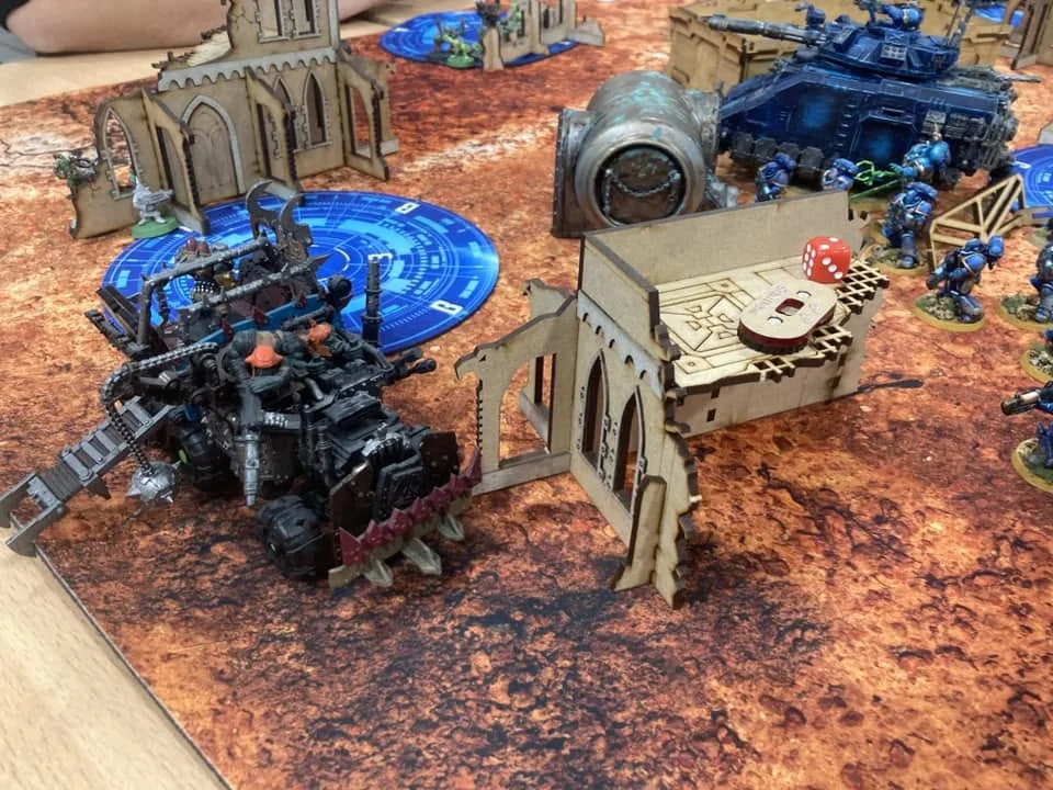Vue rapprochée de figurines Warhammer 40,000